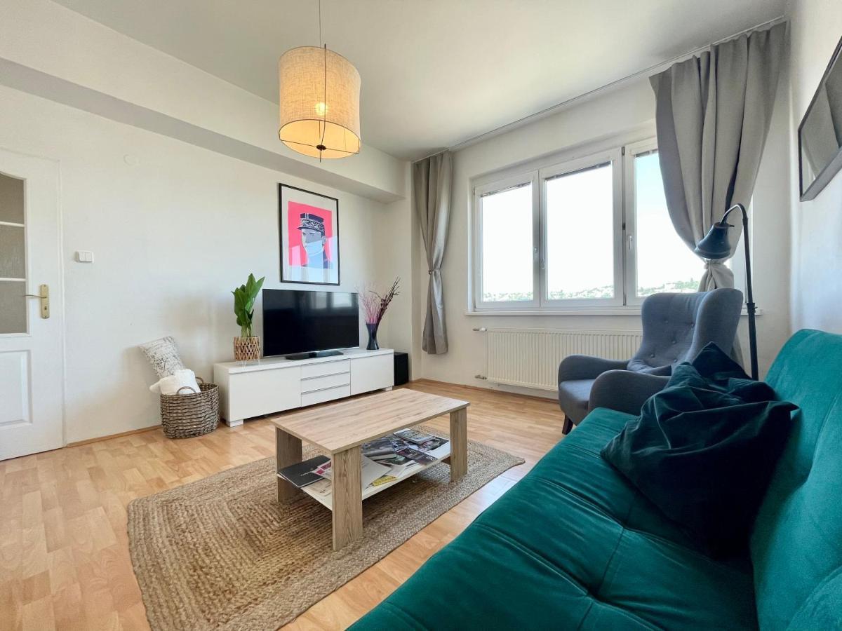 Top Floor Manderla Братислава Екстер'єр фото